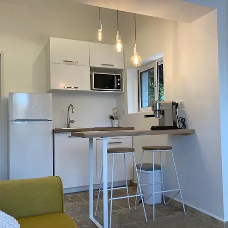 Charmant Studio dans villa - parking - jardin La Seyne-sur-Mer Extérieur photo